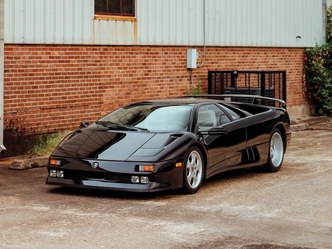 1994 Lamborghini Diablo - Diablo SE30 | Classic Driver Market Lamborghini Diablo Se30, Super Sport Cars, Lamborghini Cars, Euro Cars, Exotic Sports Cars, Mazda Miata, Super Luxury Cars, Italian Cars, Sports Cars Luxury