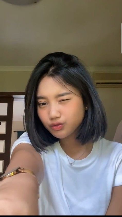 Asian Hair Bob, Asian Bob Haircut, Bob Hairstyle Ideas, Classic Bob Haircut, Haircut 2022, Chubby Face Haircuts, Short Hair Cuts For Round Faces, Bob Haircut For Round Face, Long Face Shapes