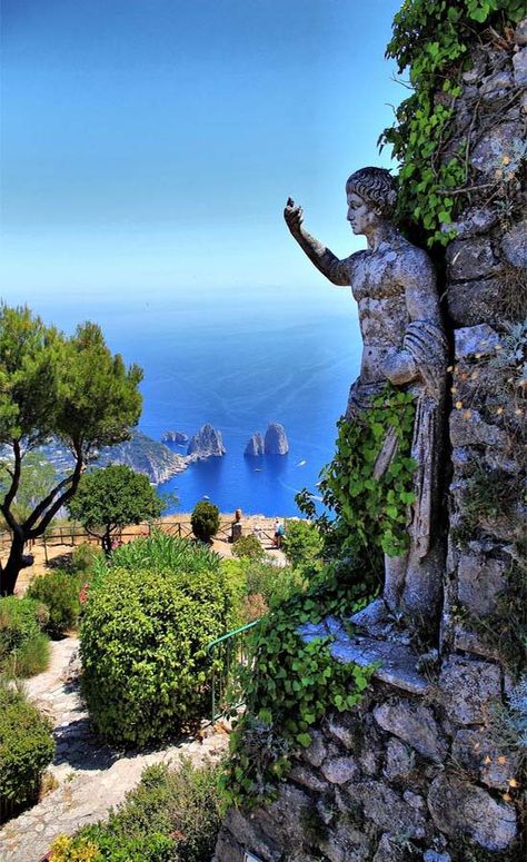 Faraglioni di Capri, Italy | Love Quotes - Friendship quotes - life quotes Isle Of Capri Italy, Capri Italia, Isle Of Capri, Capri Italy, Dubrovnik, Places Around The World, Albania, Slovenia, Wonderful Places