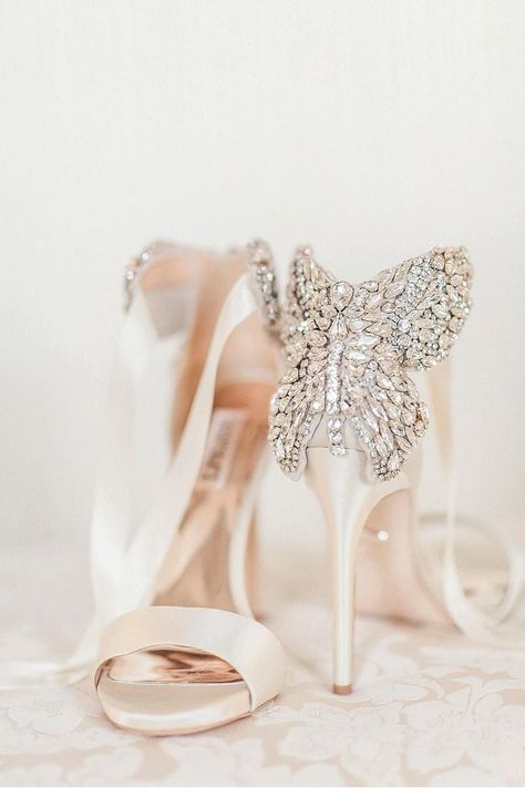 Event Shoes, Beautiful Wedding Shoes, Wedding Shoes Bride, Bridal Heels, Wedding Shoes Heels, Fancy Shoes, Shoe Inspiration, Wedding Heels, Bride Shoes