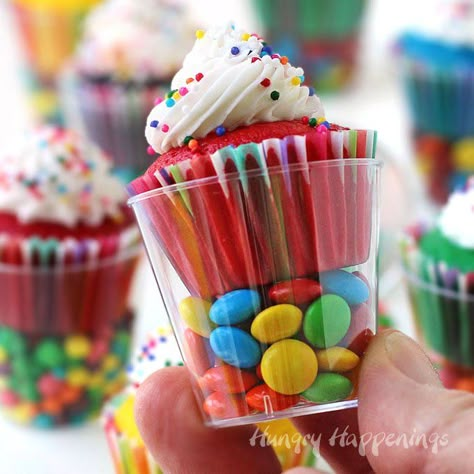 Cupcake Party Favors, Graduation Party Foods, Trolls Birthday Party, Birthday Treat, Mini Cupcake, Kids Party Food, Carnival Birthday, Kehlani, Birthday Treats