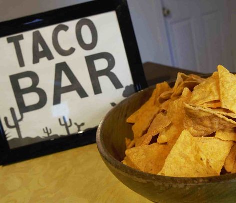 How to Throw a Taco Bar Party (Printable Taco Bar Checklist Included) Taco Bar Printables Free, Taco Bar Party Ideas, Easy Taco Bar, Bar Checklist, Taco Bar Wedding, Bar Party Ideas, Bar Printables, Taco Bar Party, Taco Rice