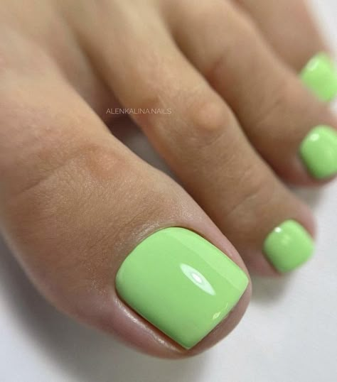 Bright Summer Toe Nails, Green Toe Nails Ideas, Light Green Toe Nails, Pedicure Green, Pedicure Ideas Green, Green Toes Nails, Green Toenails, Green Toenail Polish, Green Toe Nail Designs