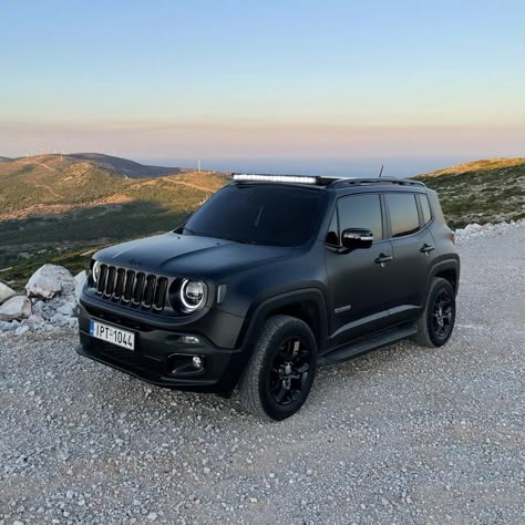 Jeep Renegade Aesthetic, Drawing Baddie, Jeep Renegade Black, Jeep Renegade Interior, Wallpapers Baddie, Tattoo Baddie, Baddie Cars, Jeep Wrangler Renegade, Jeep Renegade Trailhawk