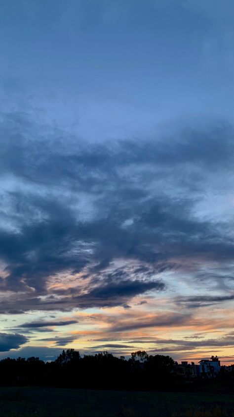 Real Sky Pics, Blue Sky Pictures, Blue Sky Sunset, Blue Sky Aesthetic, Blue Sky Images, Real Background, Reading Pictures, Sky Images, Pretty Skies