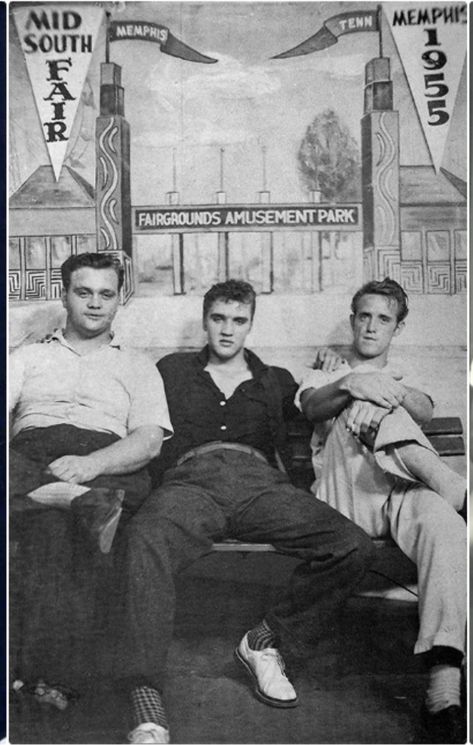 Early Elvis, Elvis Family, Velvet Elvis, Elvis Pictures, Elvis Photos, Elvis Presley Graceland, Sun Records, Young Elvis, Elvis Presley Pictures