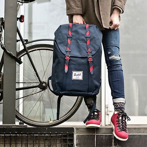 Retreat Backpack Rubber Navy Red Stripe - Herschel Supply Co. Native Fitzsimmons, Herschel Rucksack, Herschel Supply Co, Herschel Supply, Red Stripe, Herschel, Red Fire, Mountain Backpack, Fjallraven Kanken Backpack