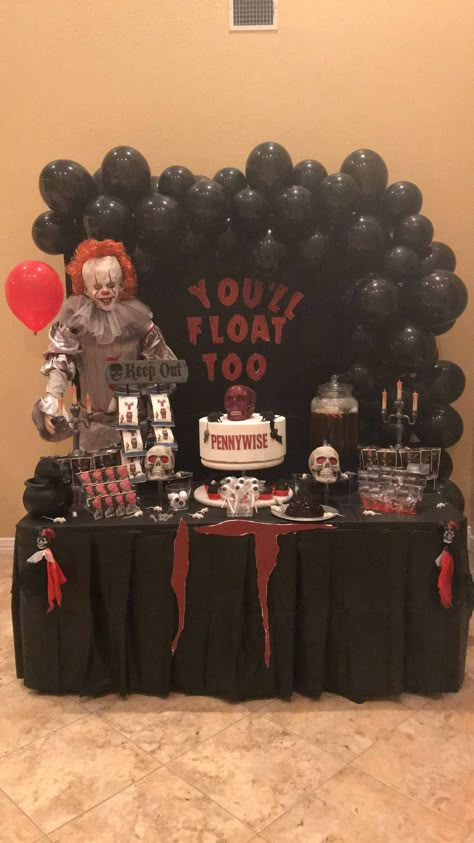 Which Theme Halloween Party, Penny Wise Birthday Cake, Pennywise Party Decorations, Pennywise Themed Party, Penny Wise Birthday Party Ideas, It Party Ideas Pennywise, Horror Movie Birthday Party Decorations, Pennywise Party Ideas, It Themed Halloween Decor