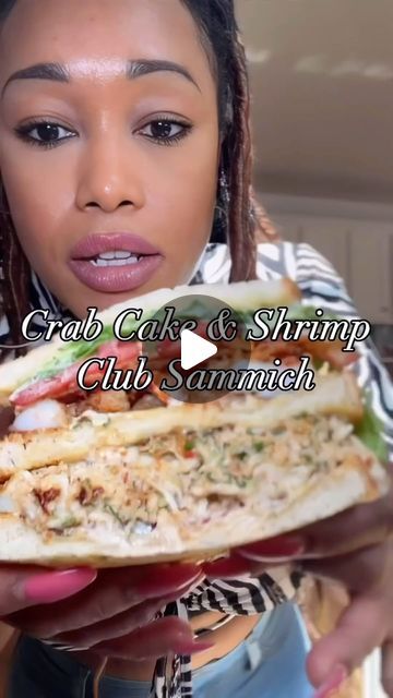 BLACK FOODIE FINDER ® on Instagram: "#LowCarb Crab Cake & Shrimp Club Sammich tutorial 😩🦀🥪⁣ ⁣ Low-carb crab cakes layered with red onion, arugula, seasoned tomatoes, bacon, shrimp, and chive & honey mustard aioli. 😋⁣ ⁣ To keep this WHOLE sandwich completely low carb, nix the sugar on the shrimp (altho it’s really just a pinch to help with browning), and use keto honey for the aioli 🍤⁣ ⁣ The crab cake doesn’t have any bready filler, no egg or mayo. It’s all crab and shrimp and other veggies and aromatics. Then basted in garlic butter and herbs and a kiss of fresh lemon.🍋 ⁣ ⁣ (via @chefresha )⁣ ⁣ ⁣ #BlackFoodieFinder⁣ ⁣ —————————————————————⁣ 𝗙𝗼𝗹𝗹𝗼𝘄 @𝗯𝗹𝗮𝗰𝗸𝗳𝗼𝗼𝗱𝗶𝗲𝗳𝗶𝗻𝗱𝗲𝗿 & 𝗱𝗼𝘄𝗻𝗹𝗼𝗮𝗱 𝗼𝘂𝗿 𝗮𝗽𝗽 𝗳𝗼𝗿 𝗯𝗹𝗮𝗰𝗸 𝗲𝗮𝘁𝗲𝗿𝘆, 𝗰𝗵𝗲𝗳𝘀, 𝗿𝗲𝗰𝗶𝗽𝗲𝘀 & 𝗺 No Mayo Crab Cakes, Seasoned Tomatoes, Shrimp Cake Recipe, Low Carb Crab Cakes, Keto Honey, Mustard Aioli, Bacon Shrimp, Crab Cake Sandwich, Crab And Shrimp