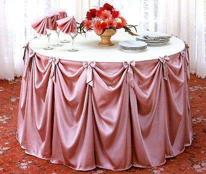 Wedding Table Skirting Ideas, Table Skirting, Table Skirting Ideas Diy, Table Skirting Ideas, Cocktail Table Decor, Table Cloth Decorations, Head Table Decor, Head Tables, Sweetheart Table Wedding