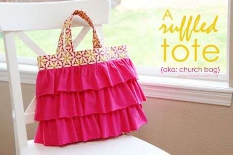 The reversible bag…for kids! Zippered Tote Bag Tutorial, Scripture Bag, Sac Vanessa Bruno, Ruffles Bag, Tote Tutorial, Reversible Bag, Tote Bag Tutorial, Sewing Tutorials Free, Costura Diy