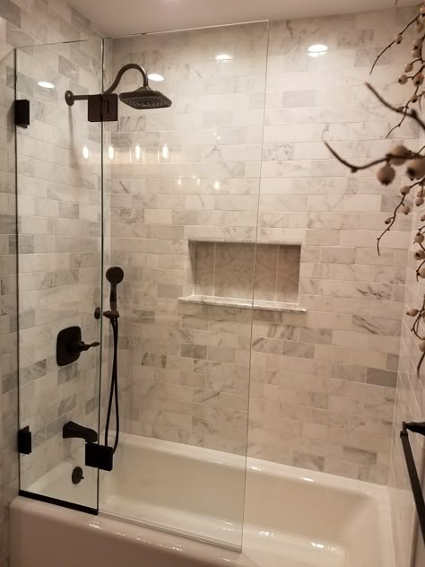 Modern Clean Bathroom Ideas, Simple Main Bathroom Ideas, Tiled Shower With Bathtub, Farmhouse Tub Shower Combo Ideas, Bath And Shower Tile Ideas, Rustic Shower Bath Combo, Shower Tile Ideas Oil Rubbed Bronze, Guest Bathroom Ideas With Bathtub, Bathroom Remodel With Shower And Tub