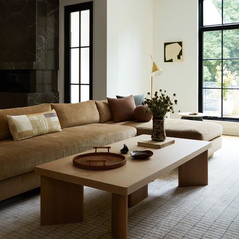 The Expert - Builder-Grade Drywall Was No Match for Joan Enger’s Tailored Approach in This Modern Tudor Jenni Kayne Living Room, Modern Tudor Interiors, Jenni Kayne Home, Coffee Table Decor Ideas, Modern Tudor, Brown Couch, Table Decor Ideas, Coffee Table Decor, Nyc Design