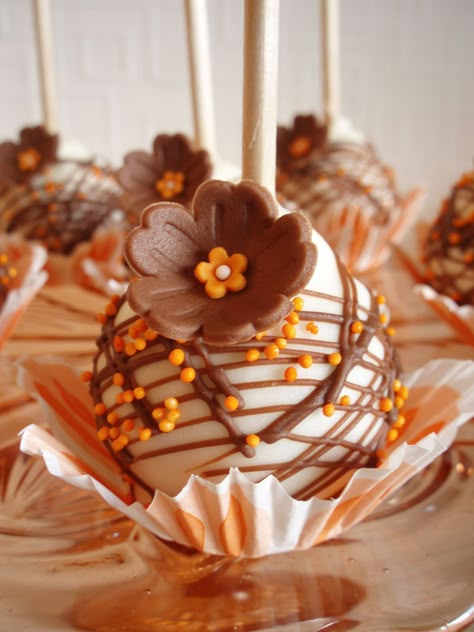 Fall Cakepops Ideas, Fall Cake Pops Ideas, Cake Cycles, Decorating Cake Pops, Thanksgiving Cake Pops, Fall Cake Pops, Cake Pop Ideas, Thanksgiving Desserts Kids, Fall Wedding Cake