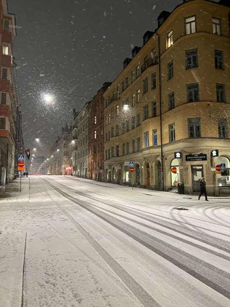 Stockholm Sweden Winter, Stockholm Winter Aesthetic, Winter In Stockholm, Oslo Aesthetic Winter, Sweden In Winter, Stockholm Aesthetic Winter, Stockholm In Winter, Swedish Christmas Aesthetic, Snow City Aesthetic