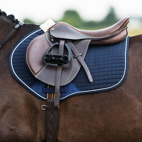 Hunter Jumper Outfits, Horse Tack Sets, Hunter Jumper Horses, Stable Style, Equestrian Apparel, English Tack, Equestrian Helmets, Equestrian Helmet, Tack Sets