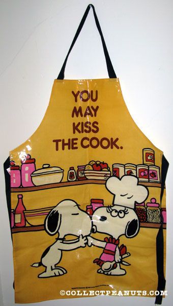 Snoopy Apron, Kiss The Cook Apron, Hand Kiss, Snoopy Merchandise, Peanuts Merchandise, Woodstock Charlie Brown, Snoopy Gifts, Woodstock Snoopy, Mickey Mouse Art