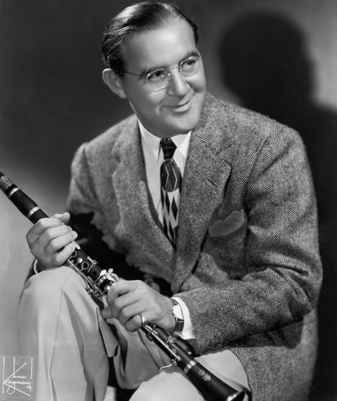 Benny Goodman - 40's musician, writer and band leader - Called The King of Swing - Real life ENTJ personality Entj Personality, Benny Goodman, Music Institute, Musician Portraits, Jazz Artists, Artist Album, Jazz Musicians, Myers Briggs, Jazz Blues