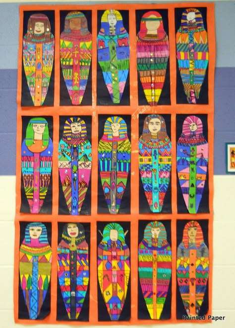 Egyptian Mummy Cases. Create a stencil for each table. Students trace mummy coffin on to paper. Then color the mummy coffin with heiroglyphics - something religious to make instead ???!!! Ancient Egypt Crafts, Egypt Lessons, Ancient Egypt Unit, Egyptian Crafts, Ancient Egypt Projects, Egypt Crafts, Egyptian Mummy, Starověký Egypt, Egypt Project