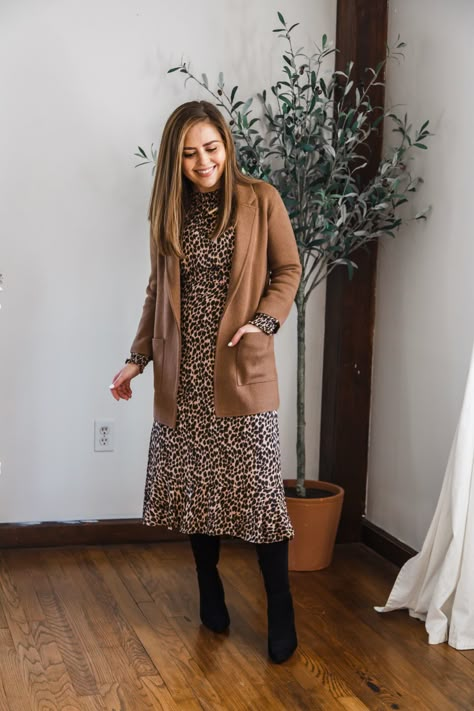 5 ways to style a sweater blazer. Maxi Dress Classy, Ways To Style A Sweater, Leopard Dress Outfit, Blazer Dress Outfits, Engagement Party Dress, Sunday Dresses, Leopard Outfit, Coco Dress, Leopard Outfits