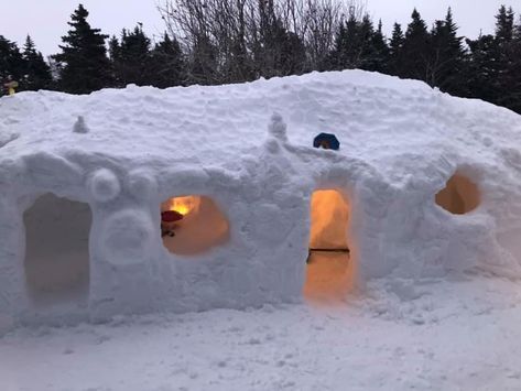 Snow Fort Ideas, Snow Forts, Winter Traditions, Steam Whistle, Snow Decorations, Snow Castle, Snow Fort, Anniversary Plans, Winter Play