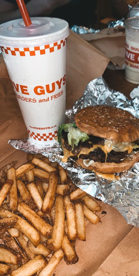 Aesthetic Fast Food, Fast Food Astethic, Five Guys Aesthetic Food, Food Aesthics, Food Astethic, American Food Aethstetic, In N Out Burger Aesthetic, Good Burger Aesthetic, American Fast Food Restaurant Aesthetic