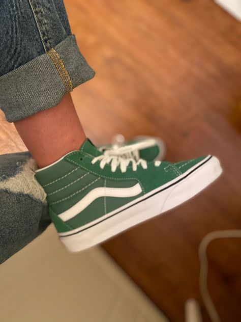 Shoes Vans High Tops, Vans Verdes, Vans Sk8 Hi Outfit, Green High Top Vans, Sk8 Hi Outfit, Vans Shoes Fashion, Vans High Tops, Vans Green, Vans High