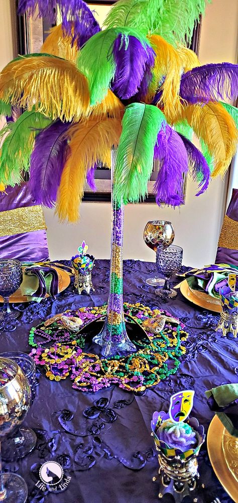 Mardi Gras Parade Float, Mardi Gras Diy, Mardi Gras Party Decorations, Mardi Gras Float, Madi Gras, Mardi Gras Wedding, Theme Carnaval, Mardi Gras Centerpieces, Mardi Gra