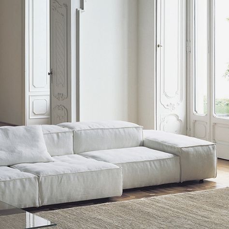 Extra soft modular sofa by Living Divani Modular Couches, Modular Sofa Design, Piero Lissoni, Modul Sofa, Dekorasi Kamar Tidur, Italian Furniture, A Living Room, Modular Sofa, Living Room Interior