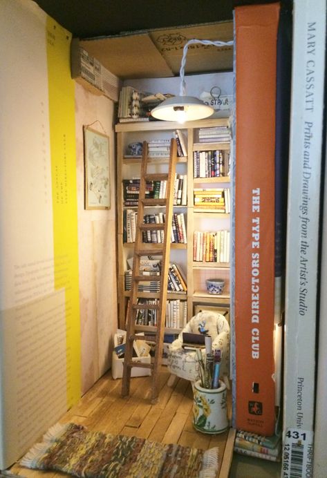 Library Book Nook, Diy Book Nook, Book Nook Ideas Diy, Book Nook, Miniature Bookshelf, Mini Bookshelf, Homemade Books, Mini Library, Library Shelves