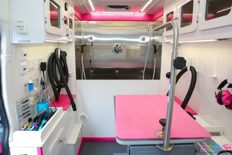 Dog Grooming Van Mobile, Mobile Pet Grooming Ideas, Dog Grooming Accessories, Mobile Grooming Van Interior, Dog Grooming Trailer Ideas, Mobile Pet Grooming Van, Mobile Dog Grooming Van Ideas, Dog Grooming Van Ideas, Mobile Dog Grooming Trailers