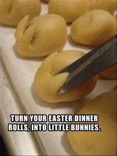 Easter Bunny Rolls, Bunny Rolls, Easter Kids Food, Baked Breakfast Recipes, Easter Lunch, Easter Menu, Decorações Com Comidas, Easter Brunch Food, Think Food