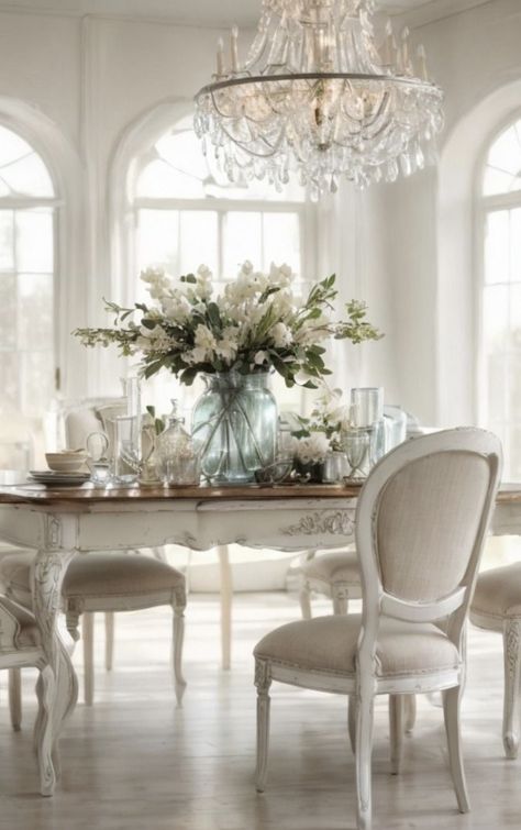 Chic Dining Room Decor, Spring Interior Design, French Dining Tables, French Country Dining Room, Country Dining Rooms, French Country Dining, Style Deco, French Country Cottage, Dining Room Inspiration