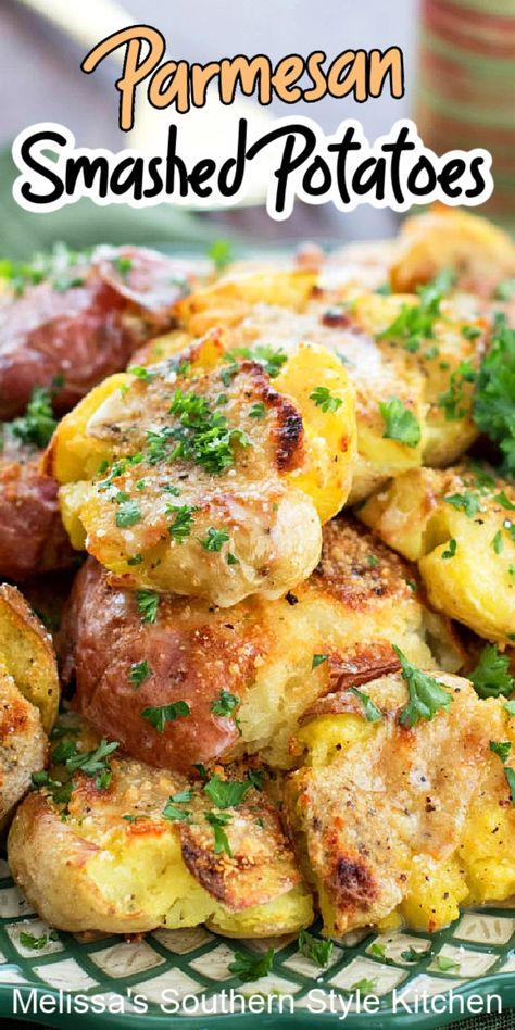 Smashed Pototato Recipe, Smashed Gold Potatoes, Bbq Smashed Potatoes, Healthy Small Potato Recipes, Air Fried Smashed Potatoes, Meals With Small Potatoes, Smashed Potatoes Baked Air Fryer, Smashed Potato Bites, Mini Potato Side Dishes