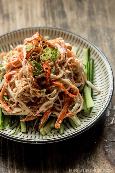 A quick and easy 10 minute Japanese kani salad recipe made with shredded crab sticks, cucumbers, and a creamy sesame mayonnaise dressing. #japaneserecipe #crabsalad #easyrecipe #japanesefood #kanisalad Japanese Crab Salad Recipe, Japanese Kani Salad Recipe, Japanese Kani Salad, Japanese Crab Salad, Kani Salad Recipe, Salad Japanese, Kani Salad, Roasted Turkey Legs, Japanese Salad