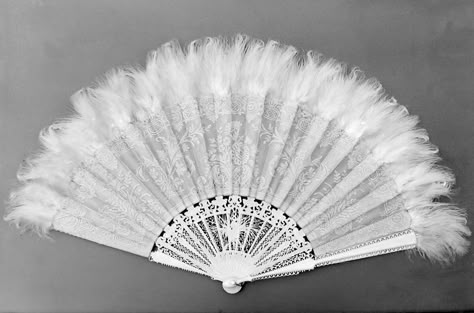 White Hand Fan, Fabric Hand Fan, Rose Gold Wedding Cakes, Antique Fans, Japanese Fan, Feather Fan, Fantasy Props, Wedding Beach Ceremony, Princess Inspired