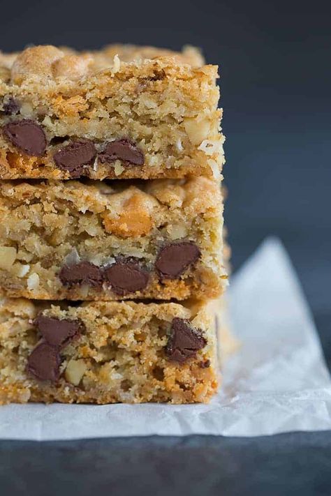 Brown Eyed Baker, Blondie Bar, Blondies Recipe, Chocolate Chip Cookie Bars, Gin Fizz, Butterscotch Chips, Bar Recipes, Cherry Pie Filling, Brownie Bar