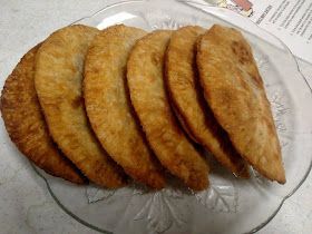 The Life of a Farmer's Wife: Homemade Chocolate Fried Pies! Chocolate Fried Pies, Fried Pies Recipe, Mini Chocolate Pie, Fried Hand Pies, Fried Pie, Homemade Pie Recipes, Sweet Fries, Homemade Fries, Hand Pie Recipes