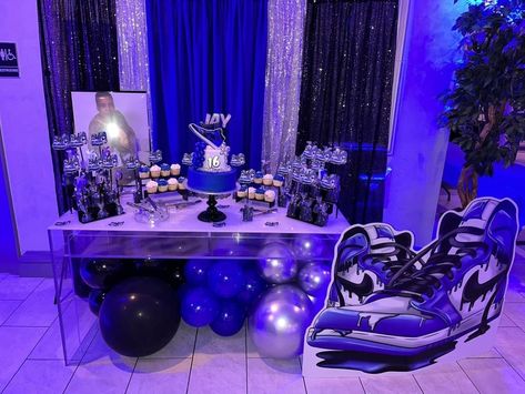 Sweet 16 Party Ideas For Boys, Ball Theme Party, Jordan Birthday, Monster Jam Birthday, 50th Birthday Balloons, Blue Sweet 16, Silver Party Decorations, Sneaker Ball, 16th Birthday Decorations