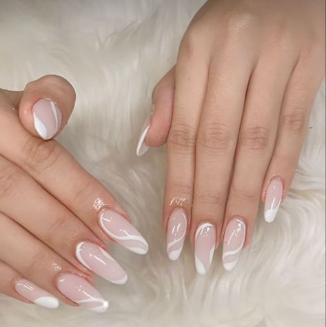 Unique French Nails, Nails Ideas Yellow, Simple Nail Ideas Short, Short Nails Ideas Summer, Nail Ideas For Winter Simple, Nail Ideas Short Nails, Cute Nails Ideas, Nail Design Almond, Nail Ideas Fall