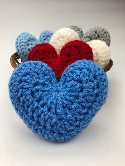 Little Padded Hearts - Stickytapeandstring Scarf Material, Crochet Heart Pattern, Flower Center, Crochet Heart, Chunky Yarn, Flower Heart, Chain Stitch, Heart Patterns, Slip Stitch