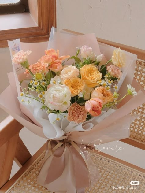 Floral Arrangements For Round Tables, Pretty Bouquets, Peach Bouquet, Flower Boquet, Diy Bouquet Wrap, Pastel Bouquet, Prettiest Bouquet, Boquette Flowers, A Bouquet Of Flowers