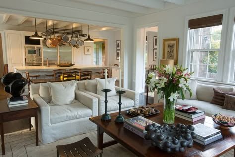 Hamptons House Aesthetic Interior, Hamptons House Living Room, Hamptons Cottage Interior, Family Home Aesthetic, Hamptons House Interior, Larchmont Ny, Ceiling Trim, Nancy Meyers, Hamptons House