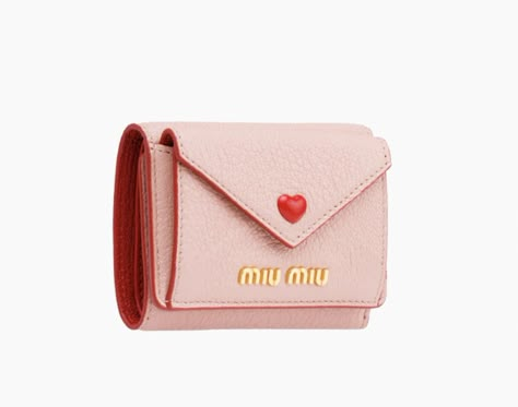 Miumiu Wallet Pink, Pretty Wallet Aesthetic, Cute Designer Wallets, Aesthetic Wallets For Women, Pink Wallet Aesthetic, Wallet Icon Aesthetic, Cute Wallet Aesthetic, Cool Wallets, Aesthetic Wallet