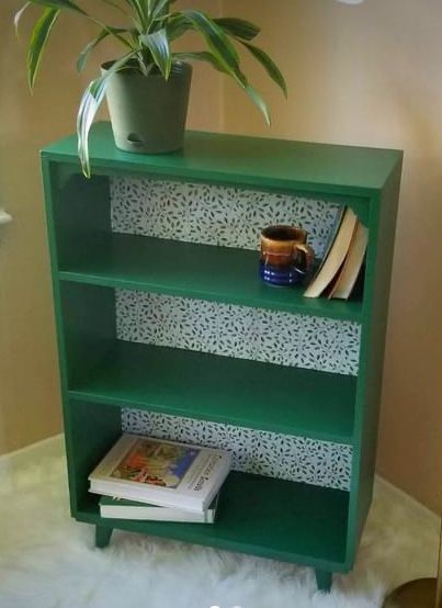 Upcycling Bookshelf, Furniture Flip Bookshelf, Small Bookshelf Redo, Upcycle Small Bookshelf, Floral Painted Bookshelf, Painted Bookshelves, Furniture Renovation, Old Furniture, Dream Decor