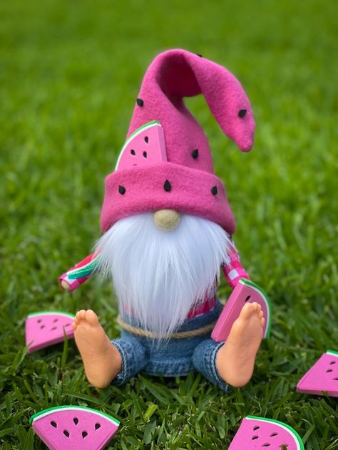 Patty J Good Gnomes, Spring Gnomes Diy How To Make, Summer Gnomes Diy, No Sew Gnome, Themed Gnomes, Small Gnomes, Watermelon Gnome, Gnome Craft, Gnome Costume