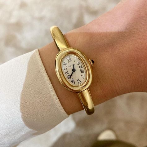 Cartier (@cartieraddict) • Instagram photos and videos Vintage Gold Watch Aesthetic, Vintage Cartier Watch, Vintage Watches Women, Bangle Watches, Luxe Jewelry, Cartier Watch, Dope Jewelry, Classy Jewelry, Jewelry Lookbook