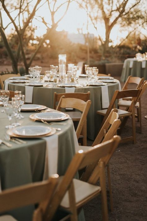 Olive Green Tablecloth Wedding, Olive Green Table Cloth Wedding, Green Table Cloths Wedding, Sage Wedding Tablescape, Dark Green And Beige Wedding, Elegant Desert Wedding, Desert Botanical Garden Wedding, Green Table Cloth Wedding, Green Wedding Table Settings