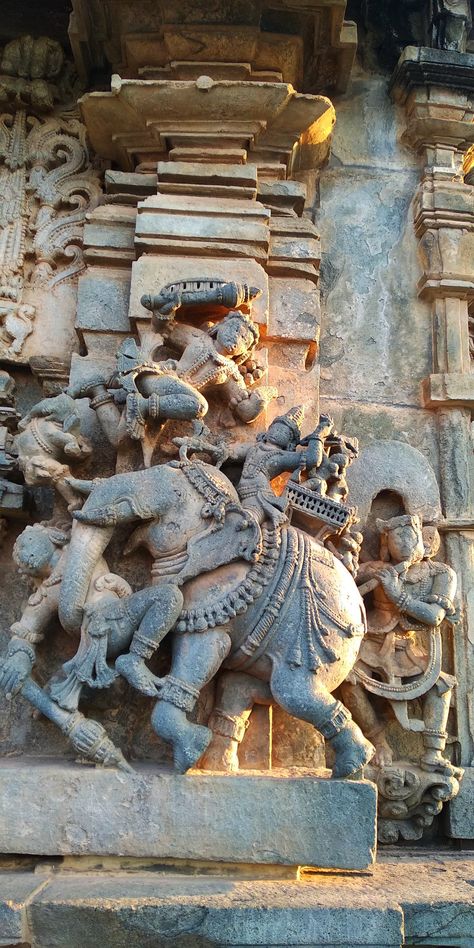 Belur Temple, Hampi Photography, Cute Ganesha, Ancient Carvings, Ravivarma Paintings, Hoysala Architecture, Sculpture Drawing, Ancient Indian Art, Hindu Temples