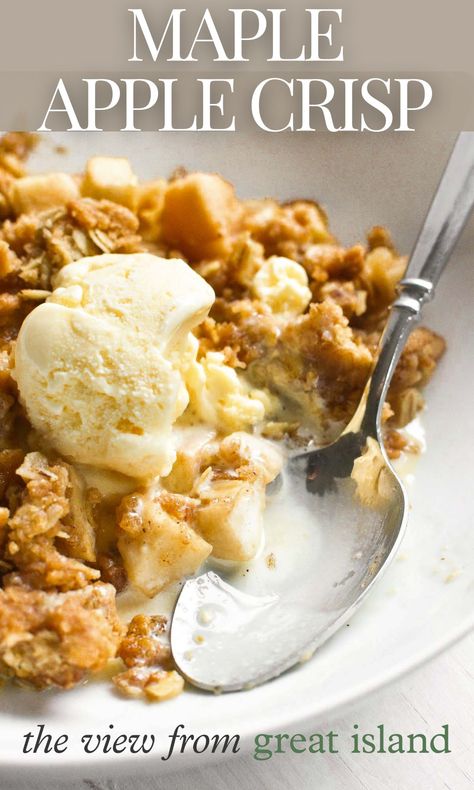 Maple Walnut Apple Crisp Maple Syrup Apple Crisp, Maple Apple Crisp, Adorable Desserts, Maple Desserts, Pumpkin Bar, Apple Crisp Topping, Crisp Desserts, Island Recipes, Best Apple Crisp